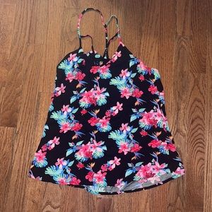 Hawaiian/flower print shirt